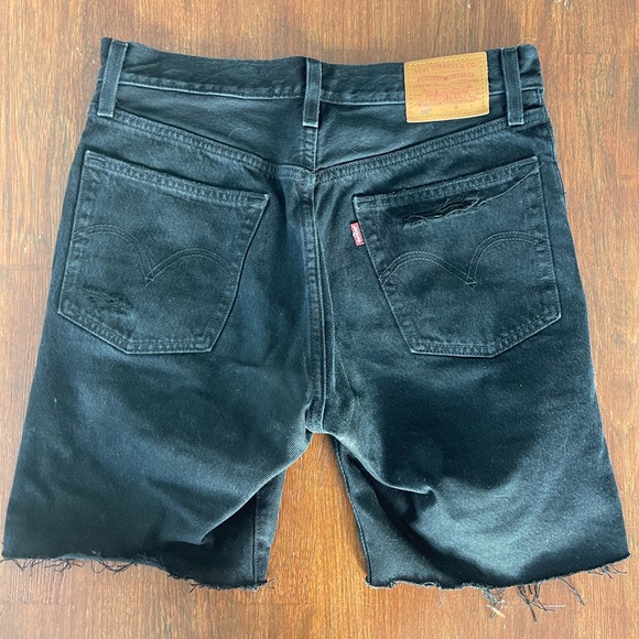 levis high rise ripped black denim shorts - Picture 2 of 2